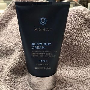 Monat Blow Out Cream
